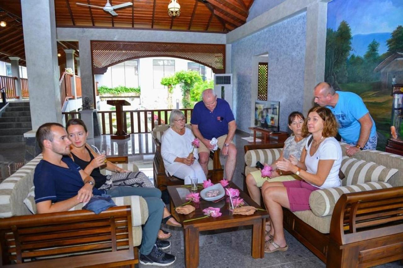 Centauria Wild Hotel Udawalawe Buitenkant foto