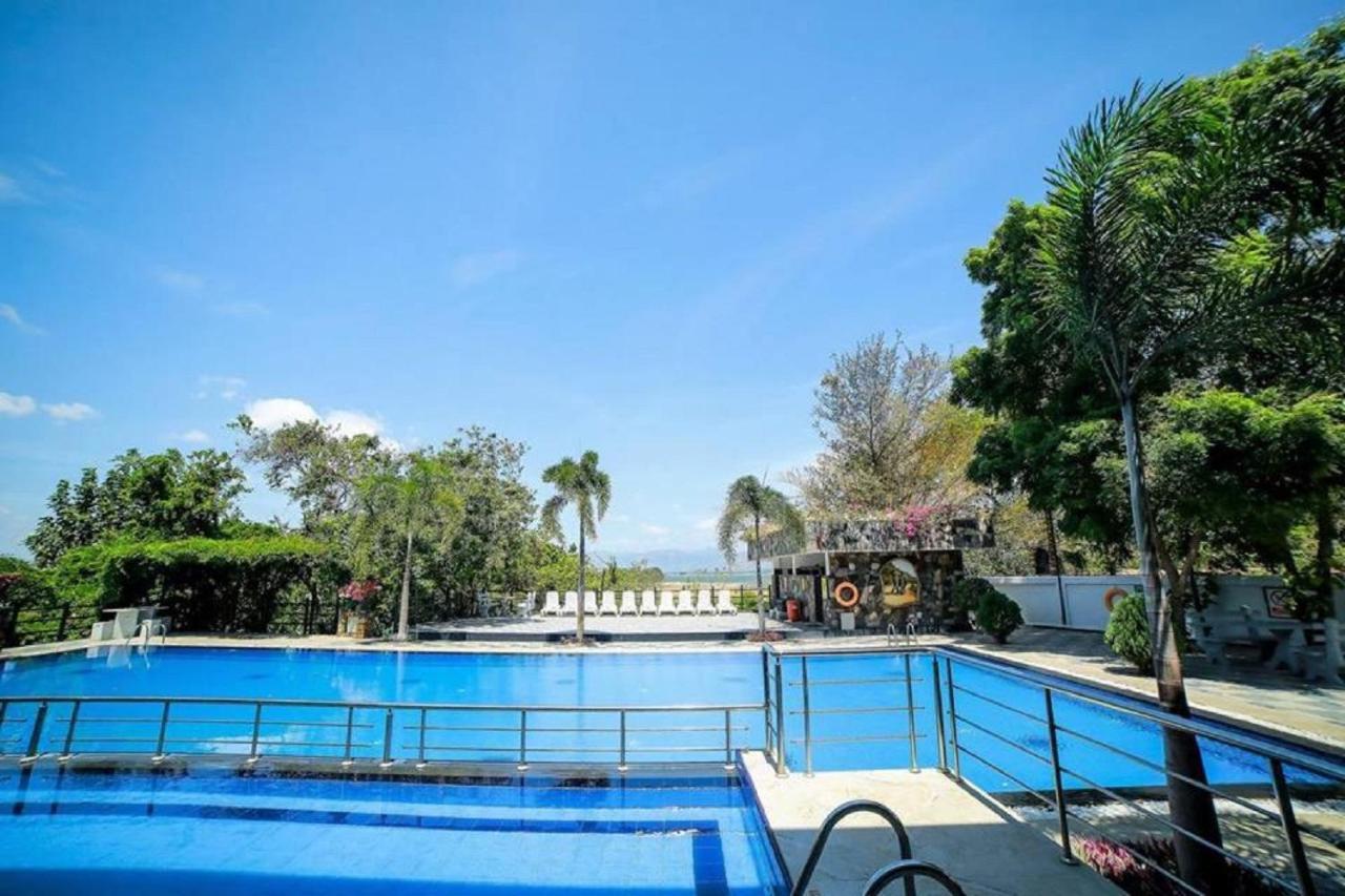 Centauria Wild Hotel Udawalawe Buitenkant foto