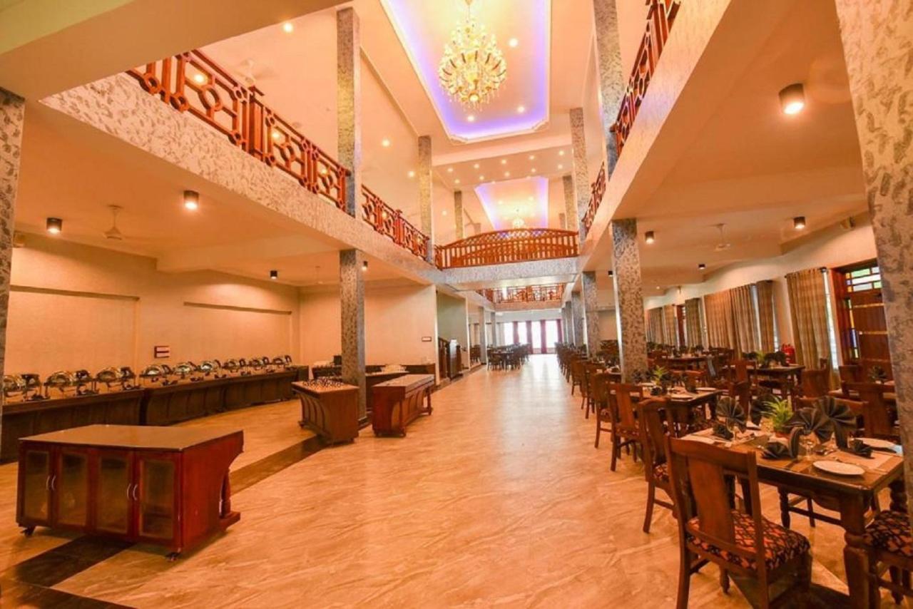 Centauria Wild Hotel Udawalawe Buitenkant foto