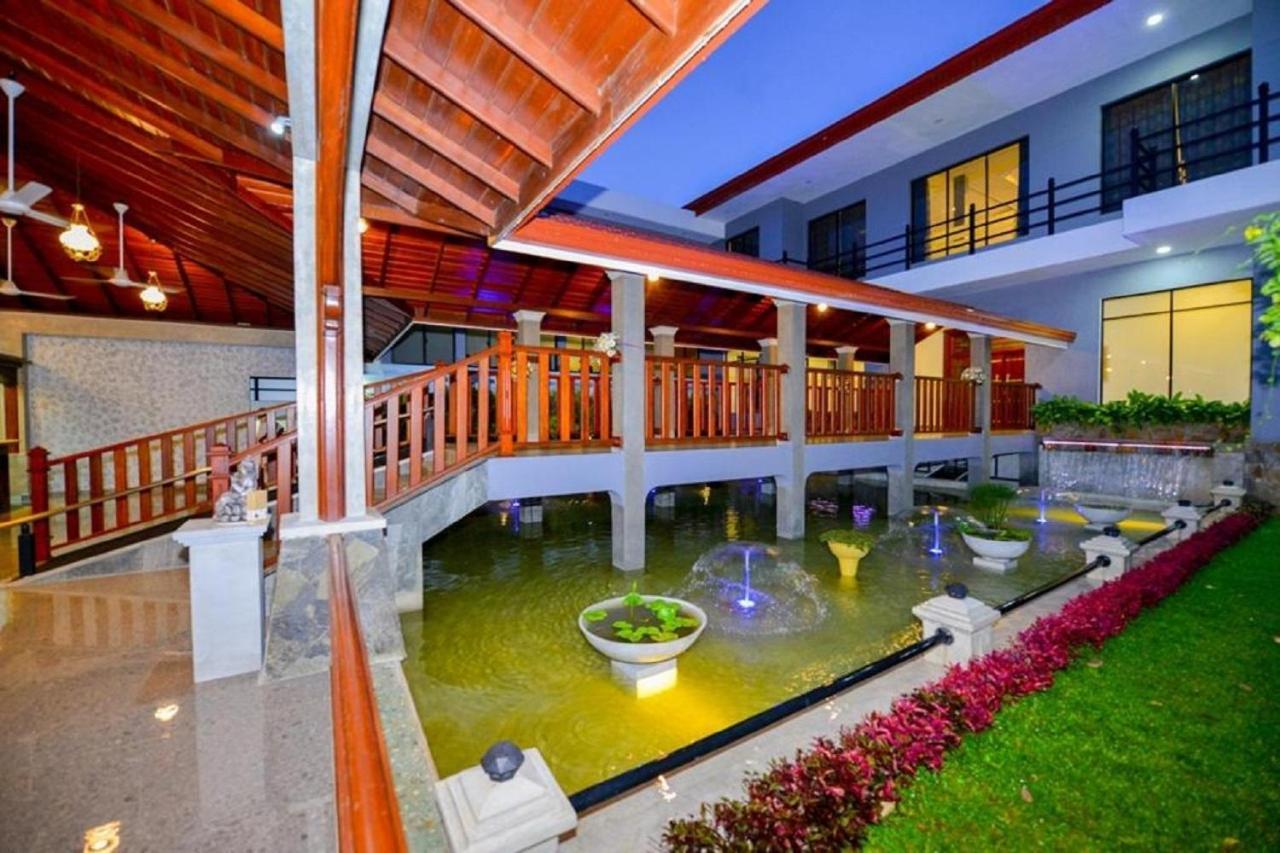 Centauria Wild Hotel Udawalawe Buitenkant foto