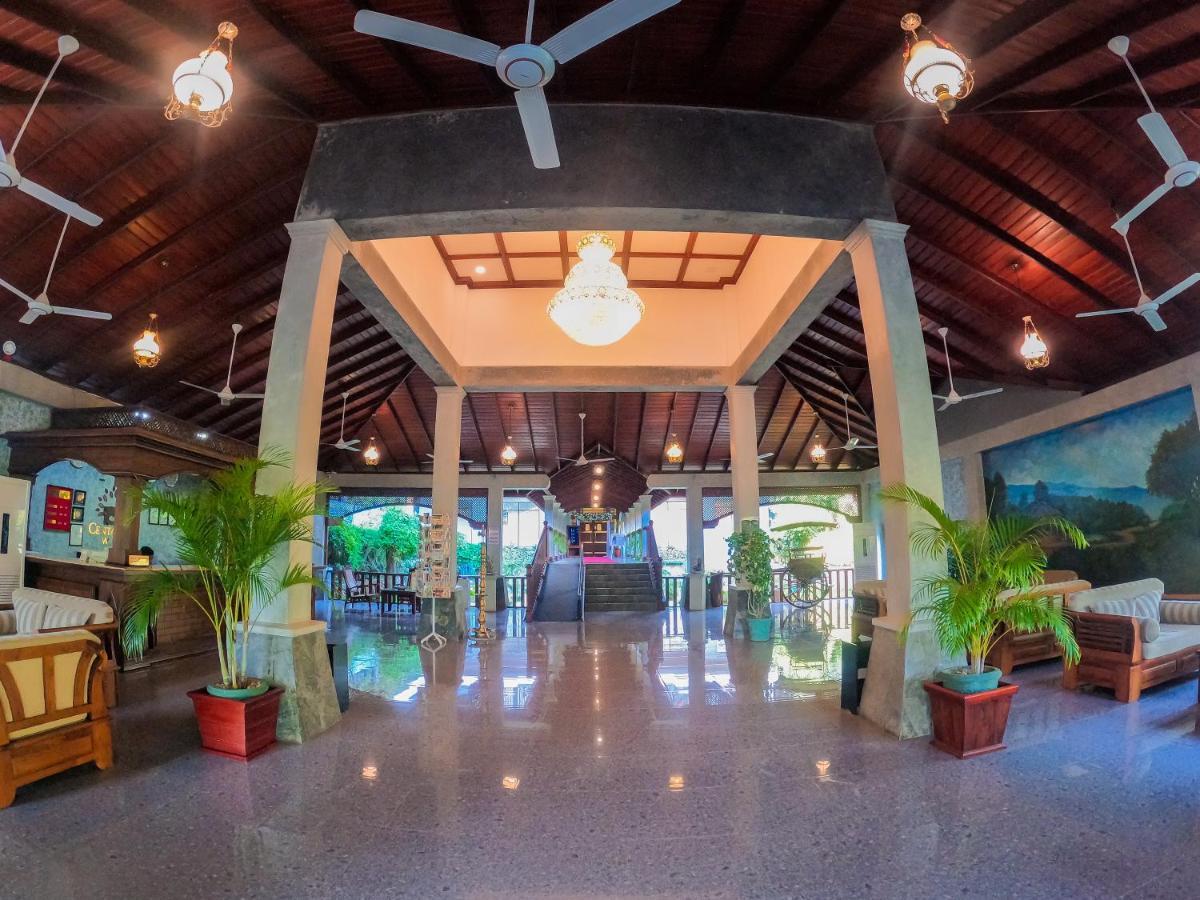Centauria Wild Hotel Udawalawe Buitenkant foto