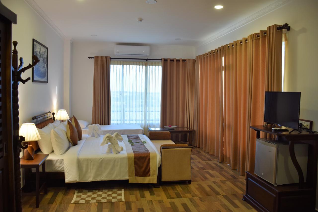 Centauria Wild Hotel Udawalawe Buitenkant foto